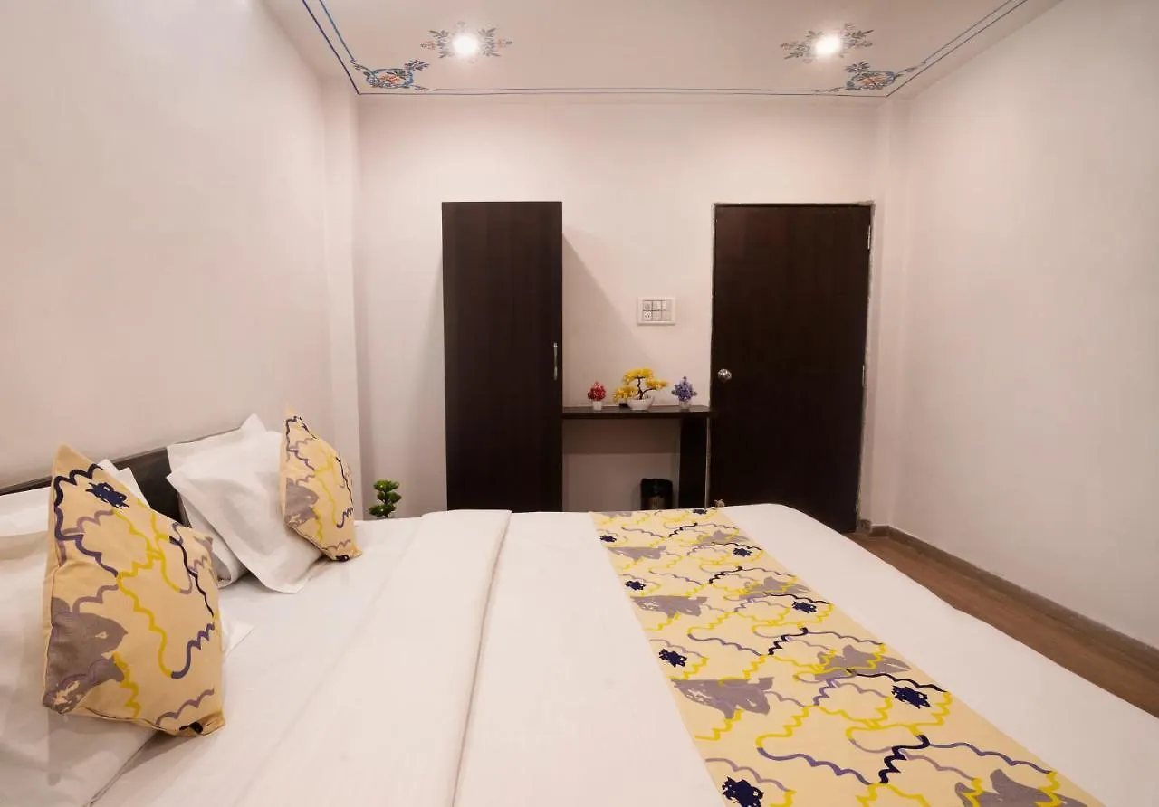 אודייפור Tripli Hotels Arunoday Palace