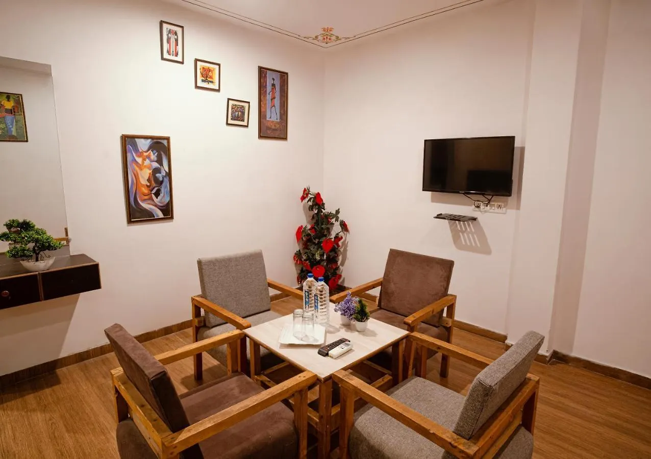 Tripli Hotels Arunoday Palace أُودايبور