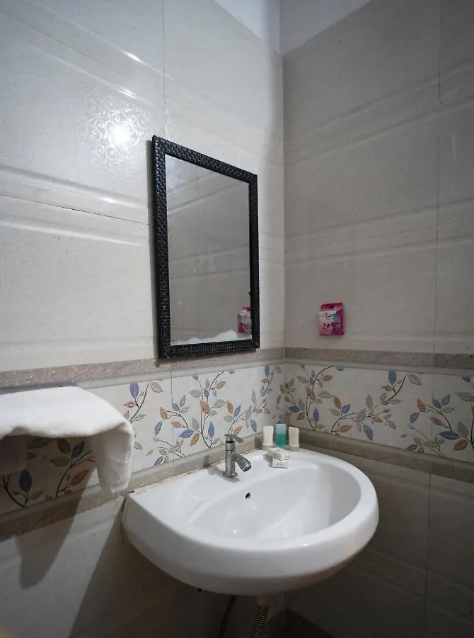 Tripli Hotels Arunoday Palace أُودايبور