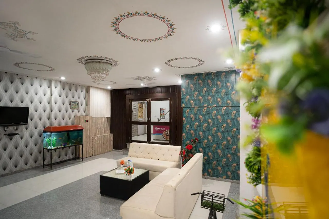 Tripli Hotels Arunoday Palace Udaipur 3*,
